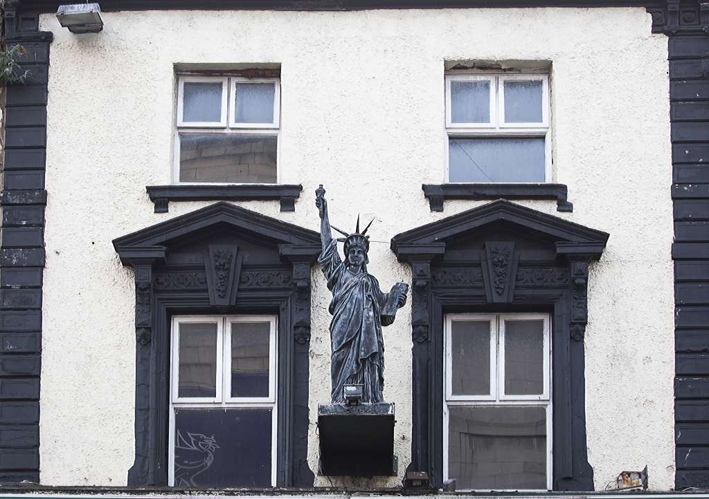 Detail of the former Irish American Bar on Lime street