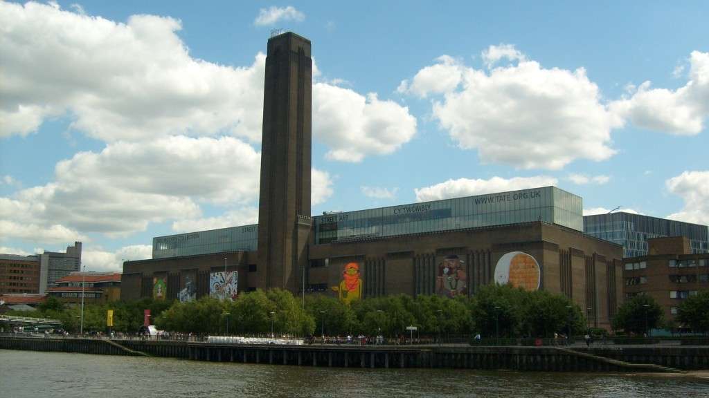 Tate Modern, credit ChrisSampson87, CC BY-SA 4.0 <https://creativecommons.org/licenses/by-sa/4.0>, via Wikimedia Commons